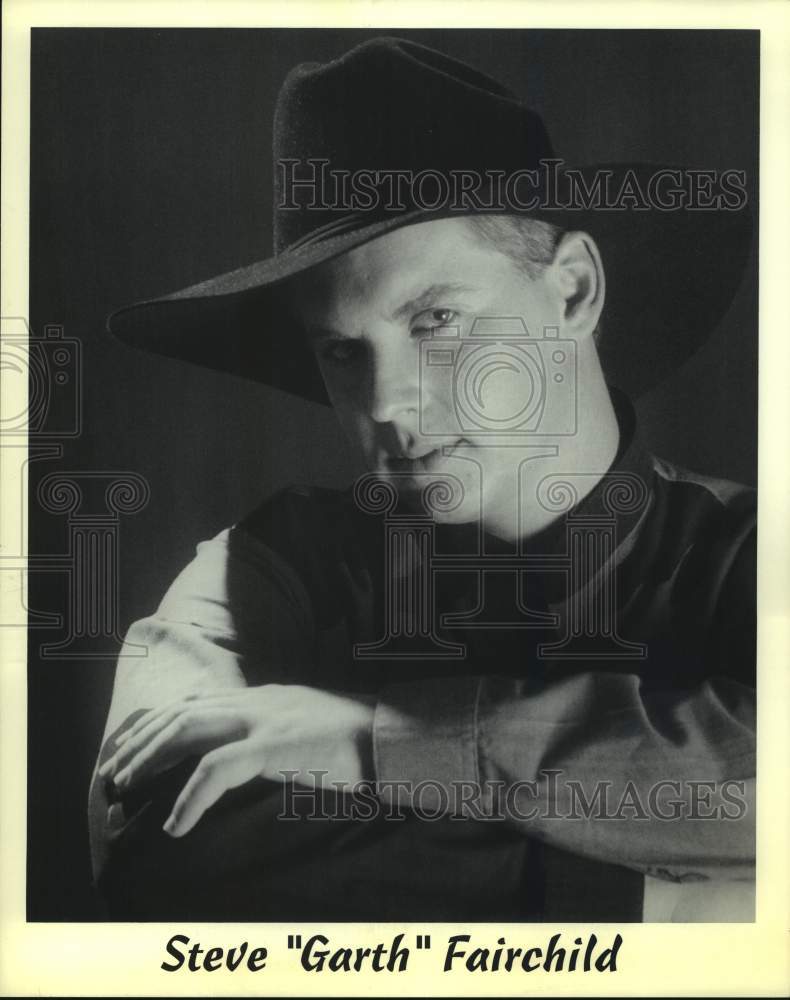 1998 Press Photo Steve Fairchild, Garth Brooks Impersonator from San Antonio- Historic Images