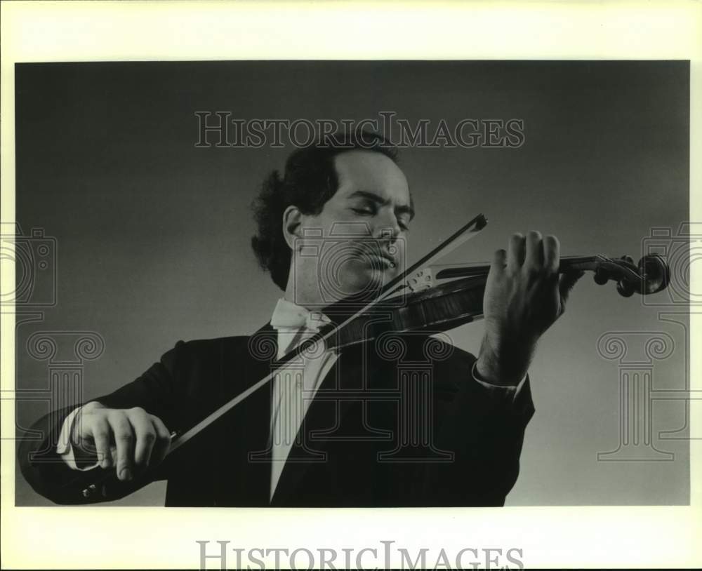 1994 Press Photo Ralph Evans, Violinist, performs - sap02817- Historic Images