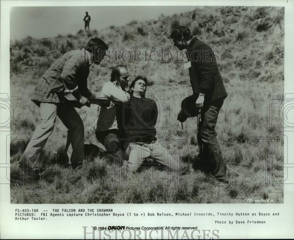 1984 Press Photo Actors Christopher Boyce, Bob Nelson and Others in movie scene- Historic Images