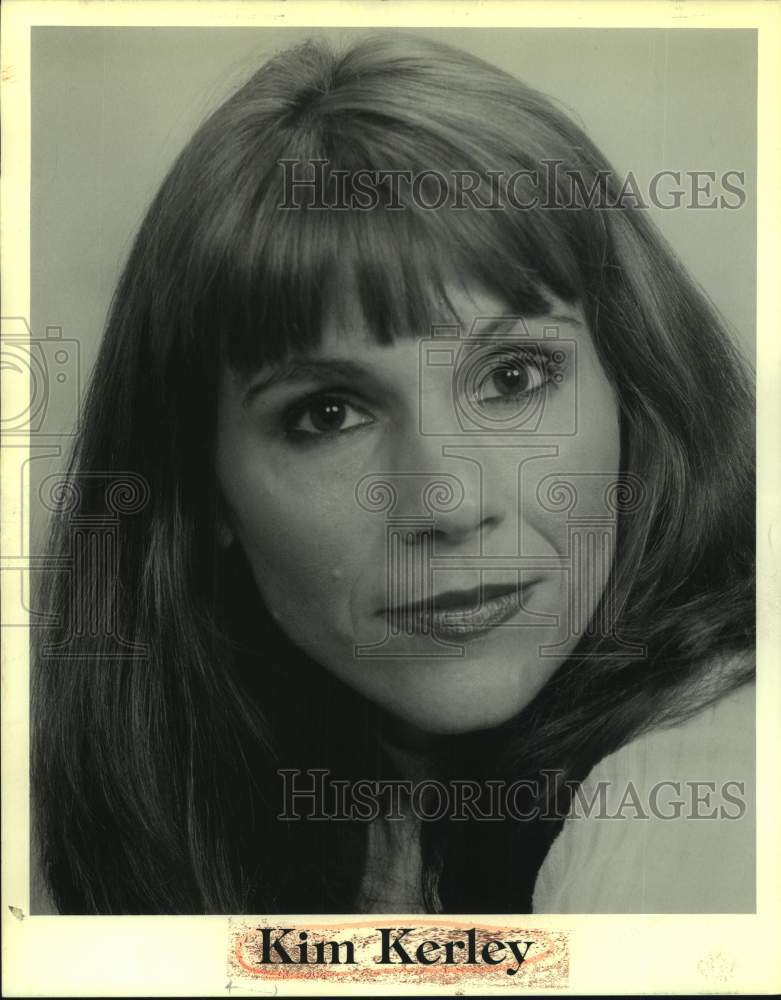 2001 Press Photo Entertainer Kim Kerley, Closeup Portrait - sap06571- Historic Images