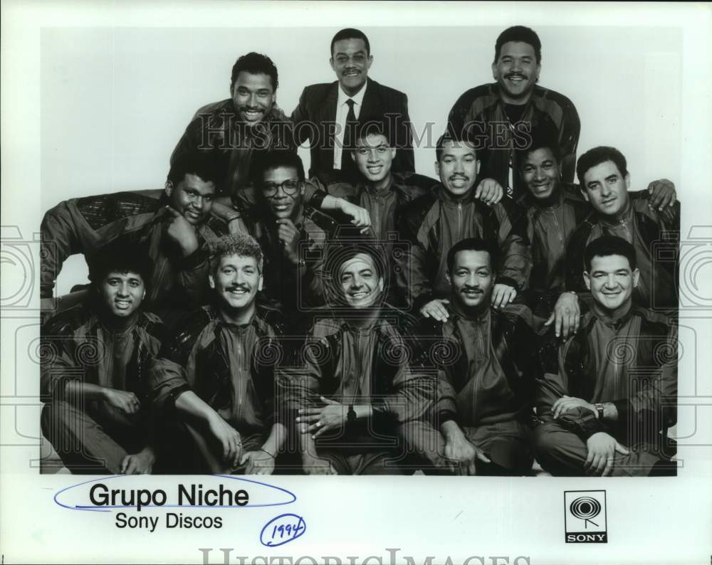 1994 Press Photo Thirteen Members of the band Grupo Niche signed to Sony Discos- Historic Images