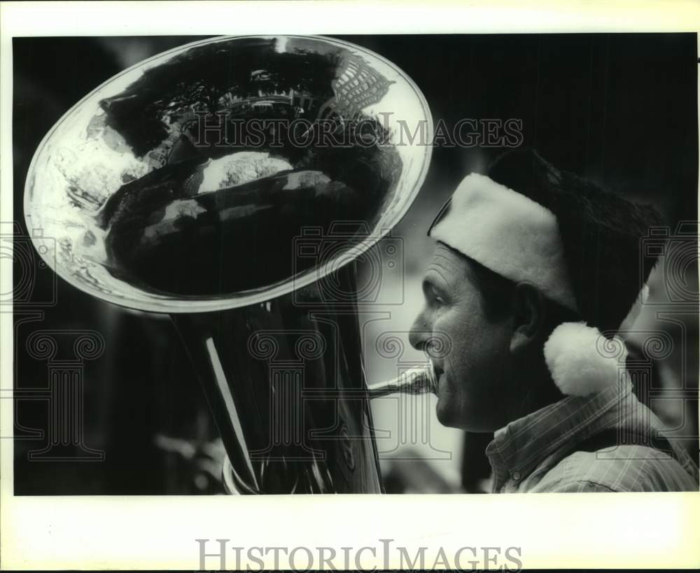 1992 Press Photo Ray Grim, a Member of the TubaMeisters at Christmas Concert- Historic Images