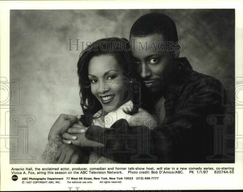 1997 Press Photo Producer Aresnio Hall with Actress Vivica A. Fox in ABC Show- Historic Images