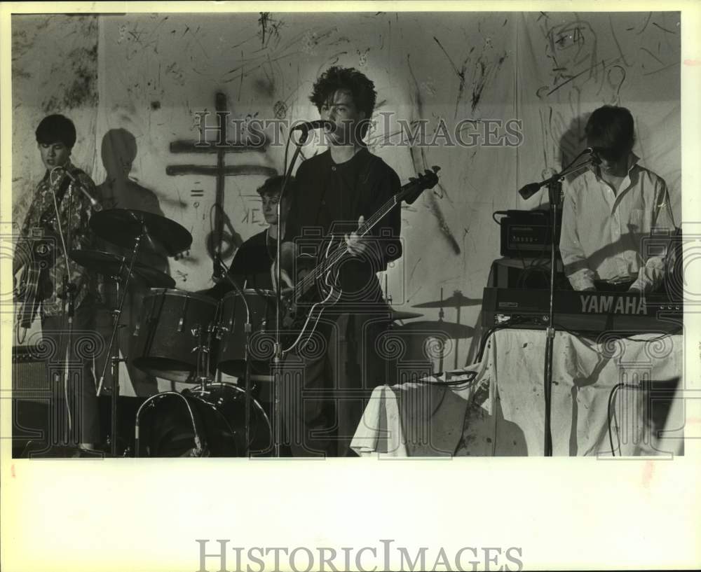 1984 Press Photo Four Members of band Lung Overcoat perform at Video Playhouse- Historic Images