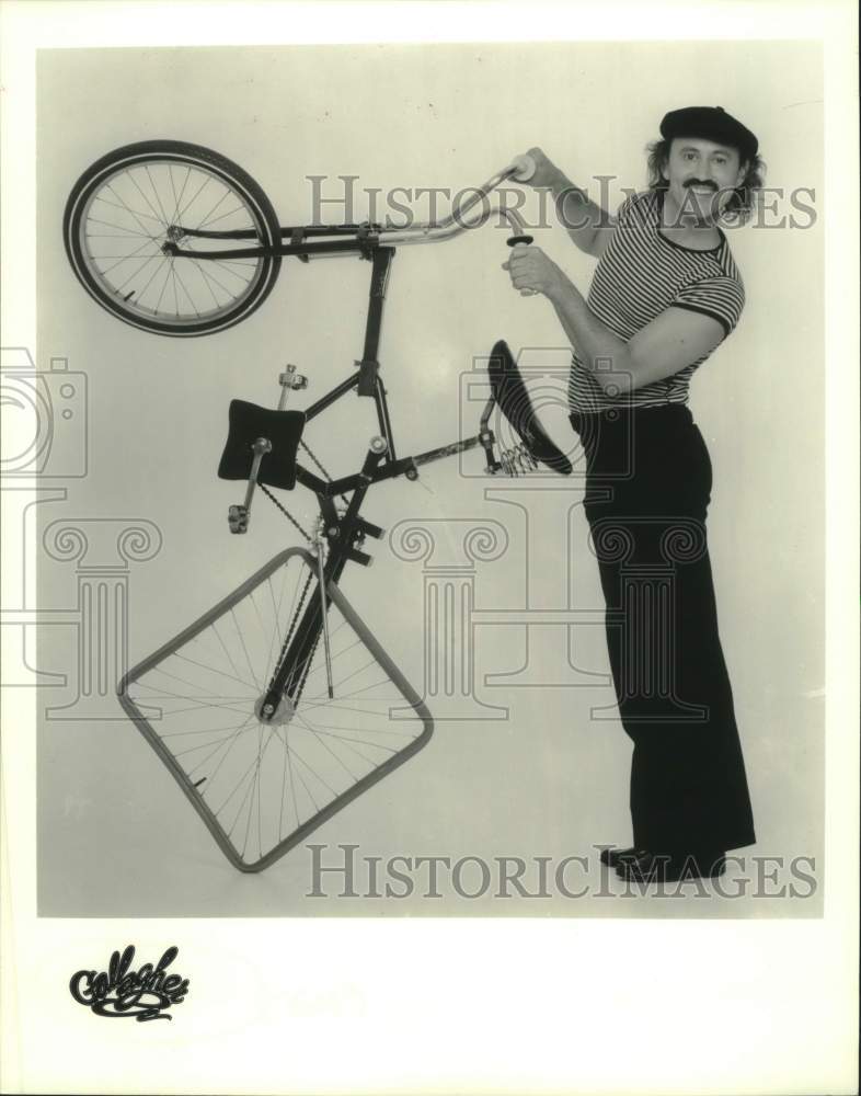 1996 Press Photo Comedian Gallagher, Entertainer with square wheeled bicycle- Historic Images