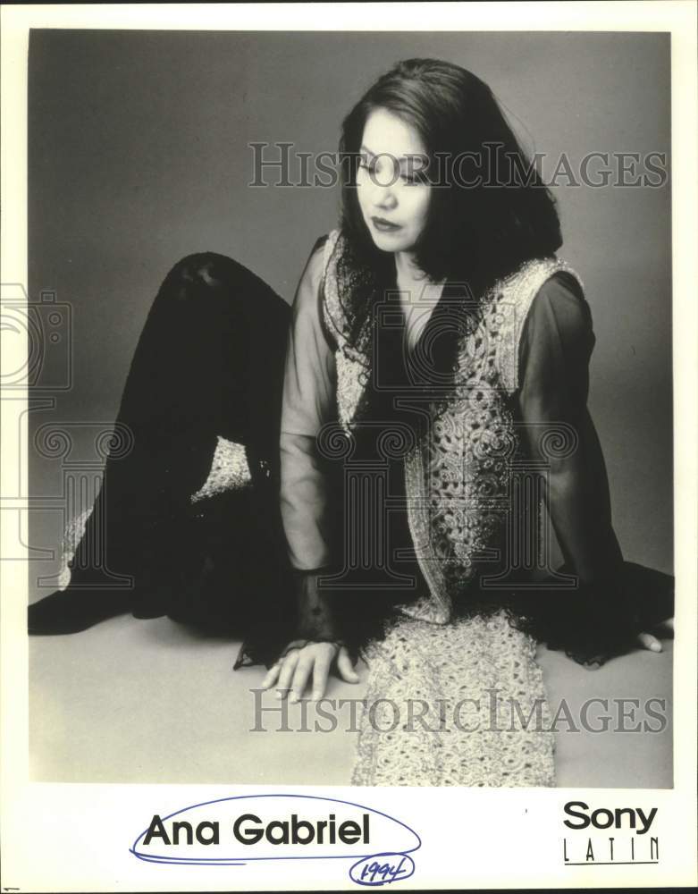 1994 Press Photo Singer Ana Gabriel - sap07684- Historic Images