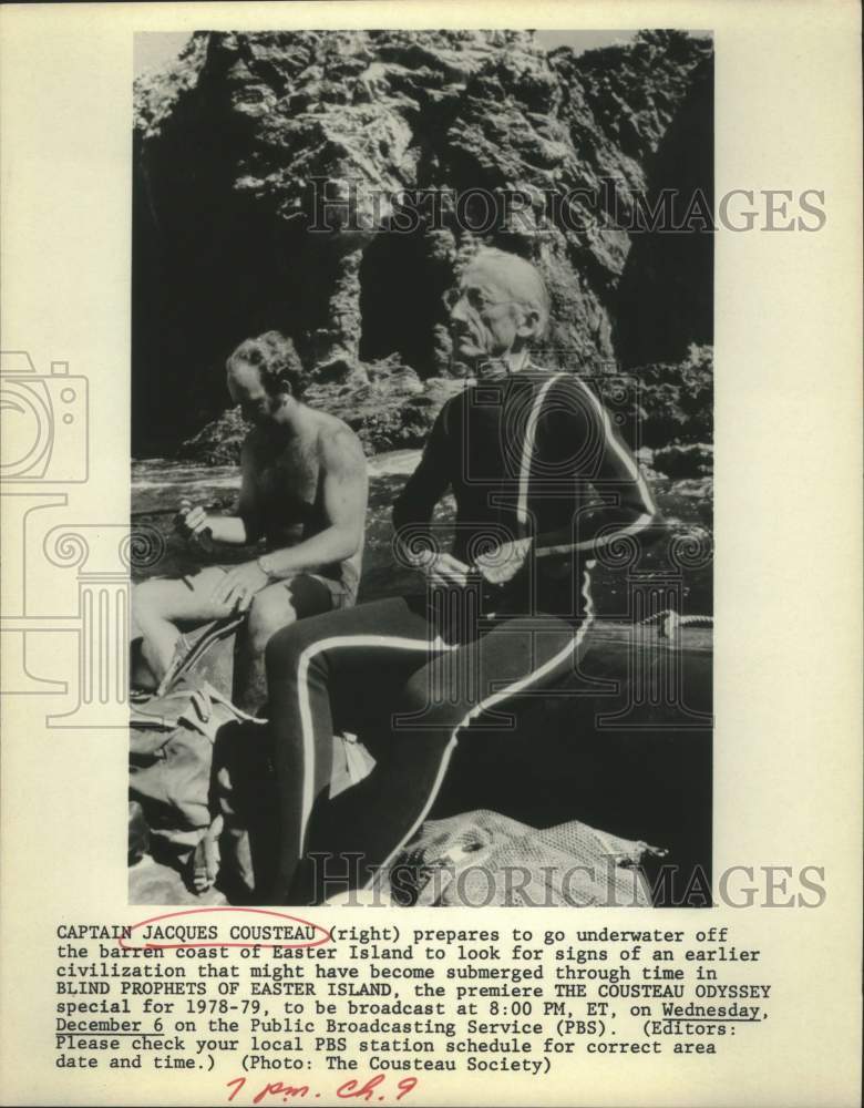 1978 Press Photo Captain Jacques Cousteau prepares to dive off of Easter Island- Historic Images