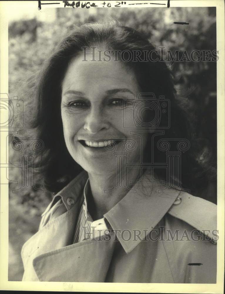 1984 Press Photo Actress Colleen Dewhurst smiles in closeup portrait - sap07731- Historic Images