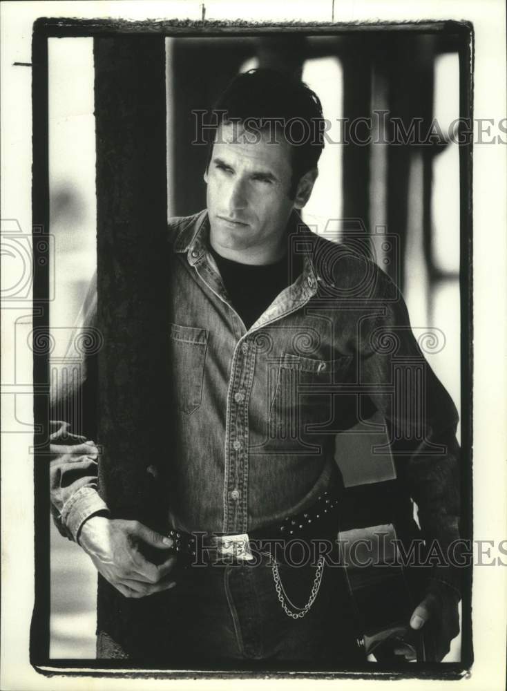 1993 Press Photo David Broza, Singer, Songwriter, Guitarist in portrait- Historic Images