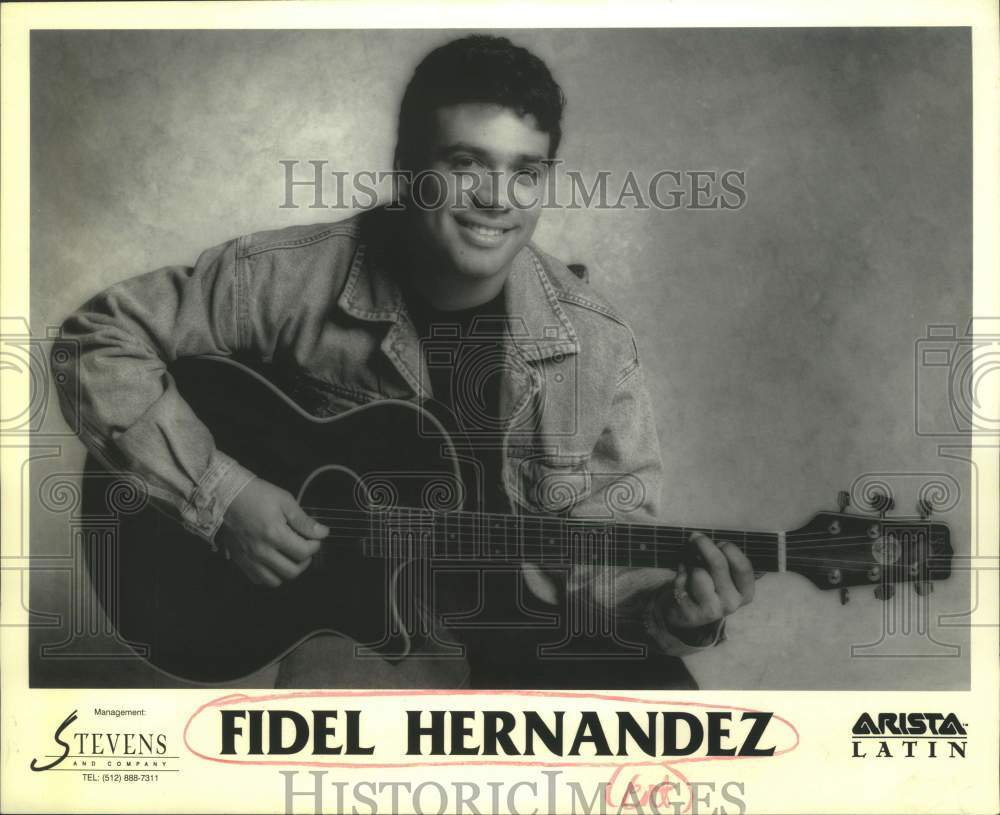 1998 Press Photo Guitar Player Fidel Hernandez, Entertainer in portrait- Historic Images