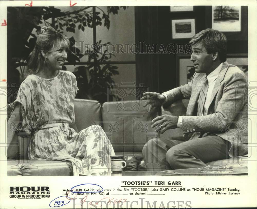 1983 Press Photo Actress Teri Garr with Host Gary Collins on Hour Magazine show- Historic Images