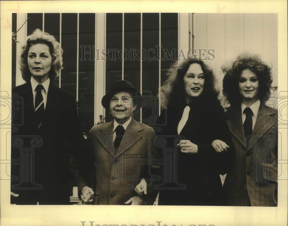 1980 Press Photo Actress Sandy Dennis with co-stars in Perfect Gentlemen on CBS- Historic Images