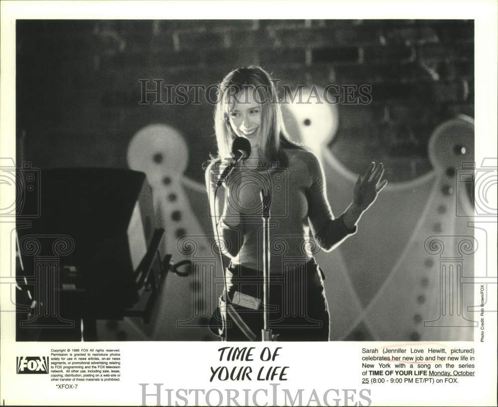 1999 Press Photo Actress Jennifer Love Hewitt in &quot;Time of Your Life&quot; movie scene- Historic Images