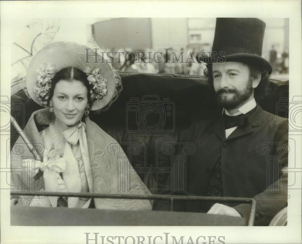 1985 Press Photo Actors Carla Fracci and Ronald Pickup in &quot;The Life of Verdi&quot;- Historic Images