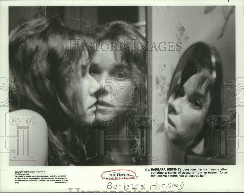 1981 Press Photo Actress Barbara Hershey in mirror reflections in "The Entity"