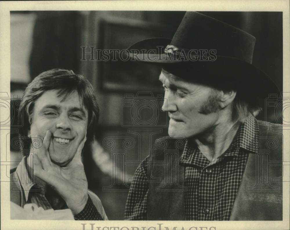 1981 Press Photo Actors Joel Higgins, Chuck Connors in "Best of the West" ABC- Historic Images