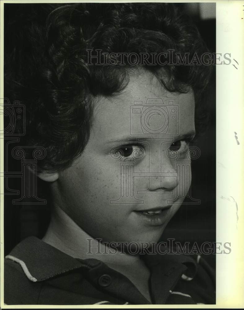 1986 Press Photo Actor Joshua Butts in closeup portrait at Polunsky's Store- Historic Images