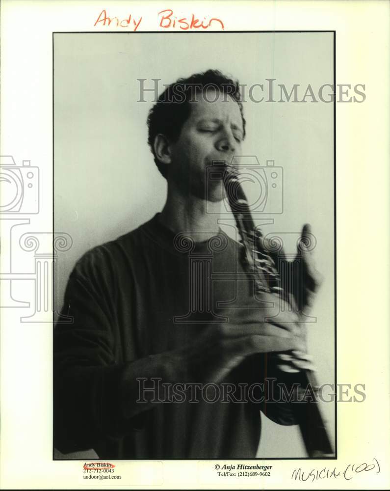 2000 Press Photo Musician Andy Biskin performs on clarinet in closeup portrait- Historic Images