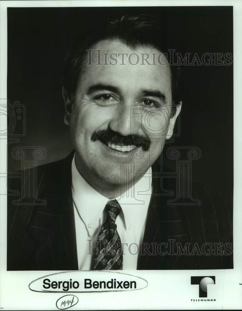 1994 Press Photo Sergio Bendixen smiles in closeup portrait - sap08828- Historic Images