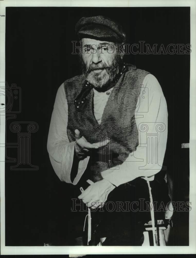 1983 Press Photo Actor Herschel Bernardi as Tevye in &quot;Fiddler on the Roof&quot; scene- Historic Images