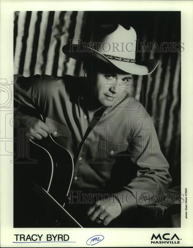 1992 Press Photo Country Musician Tracy Byrd with guitar in closeup - sap08965- Historic Images