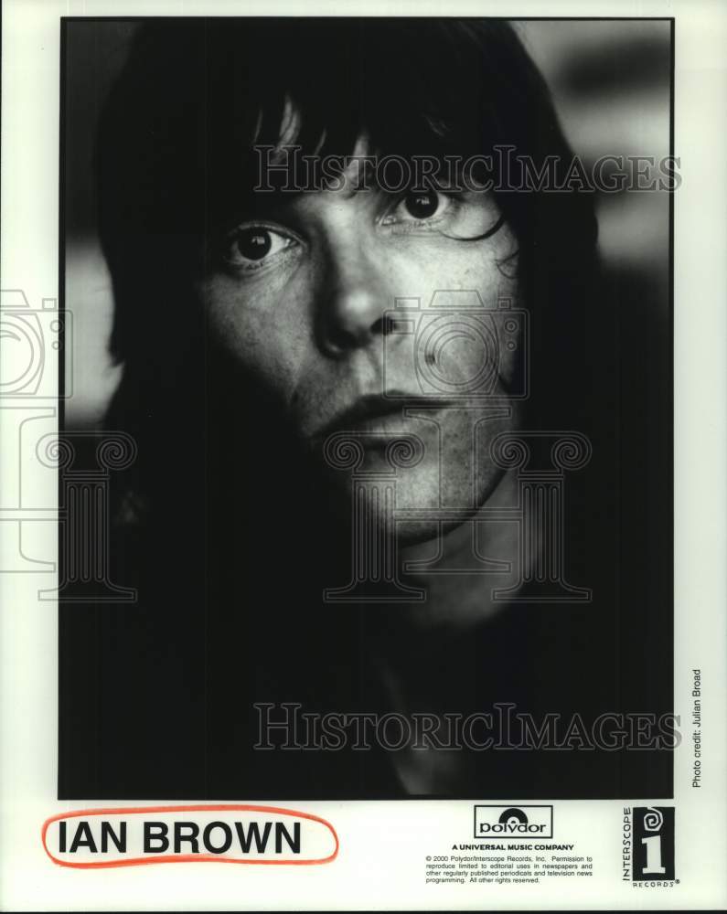 2000 Press Photo Ian Brown, Musician in closeup portrait - sap08998- Historic Images