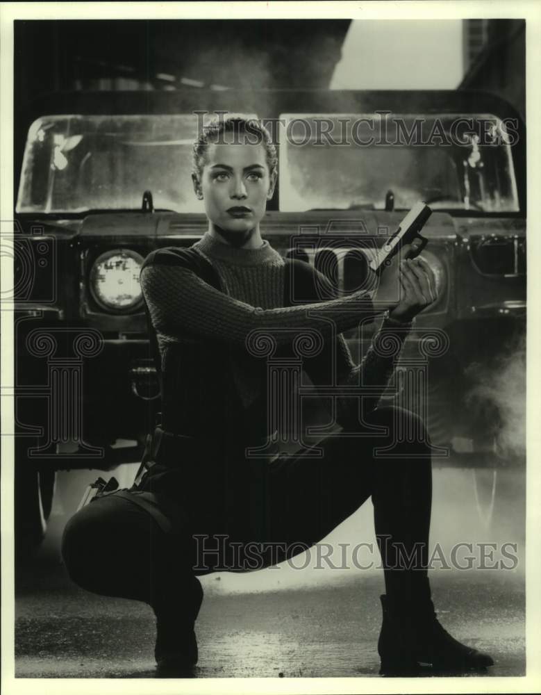 1992 Press Photo Actress Yancy Butler stars in "Mann & Machine" drama movie- Historic Images