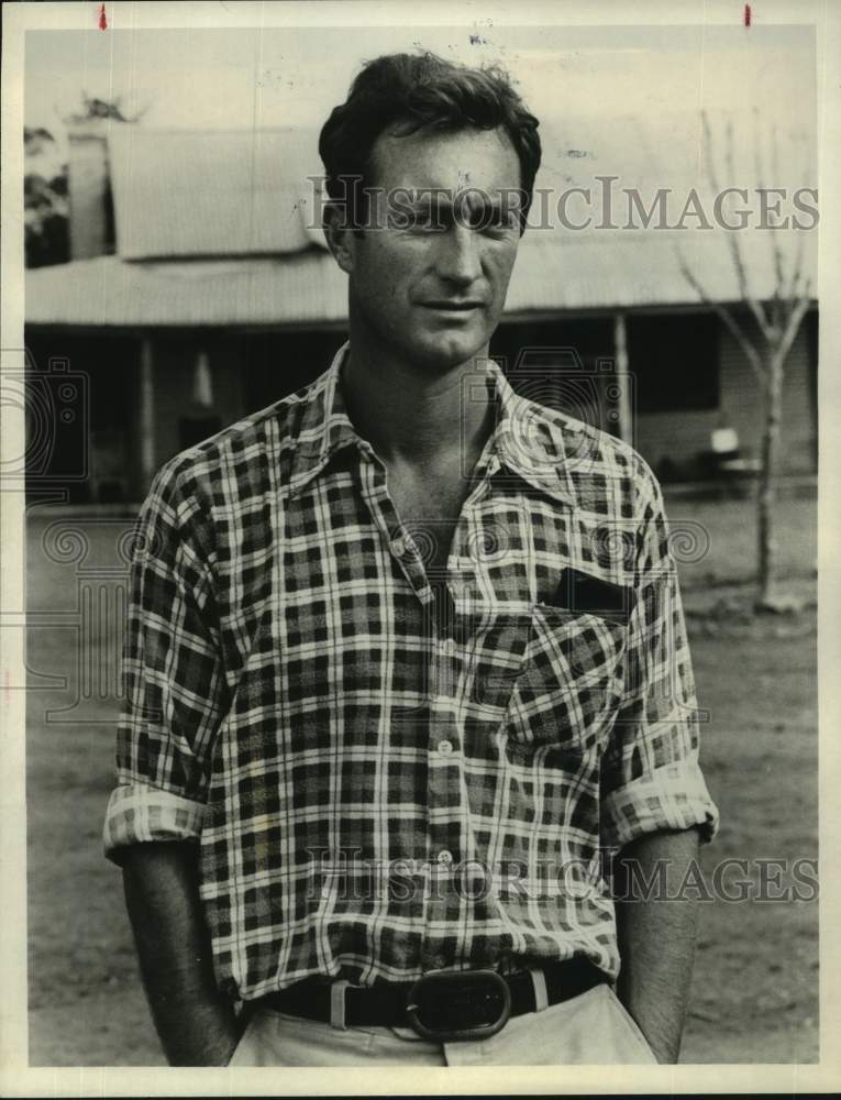 Press Photo Actor Bryan brown in "A Town Like Alice", Australian Drama Series