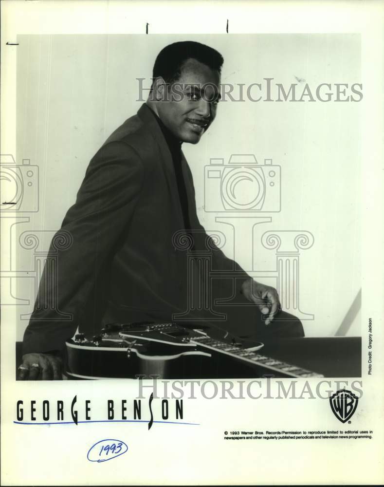 1993 Press Photo George Benson, Guitar Player, Musician - sap09344- Historic Images