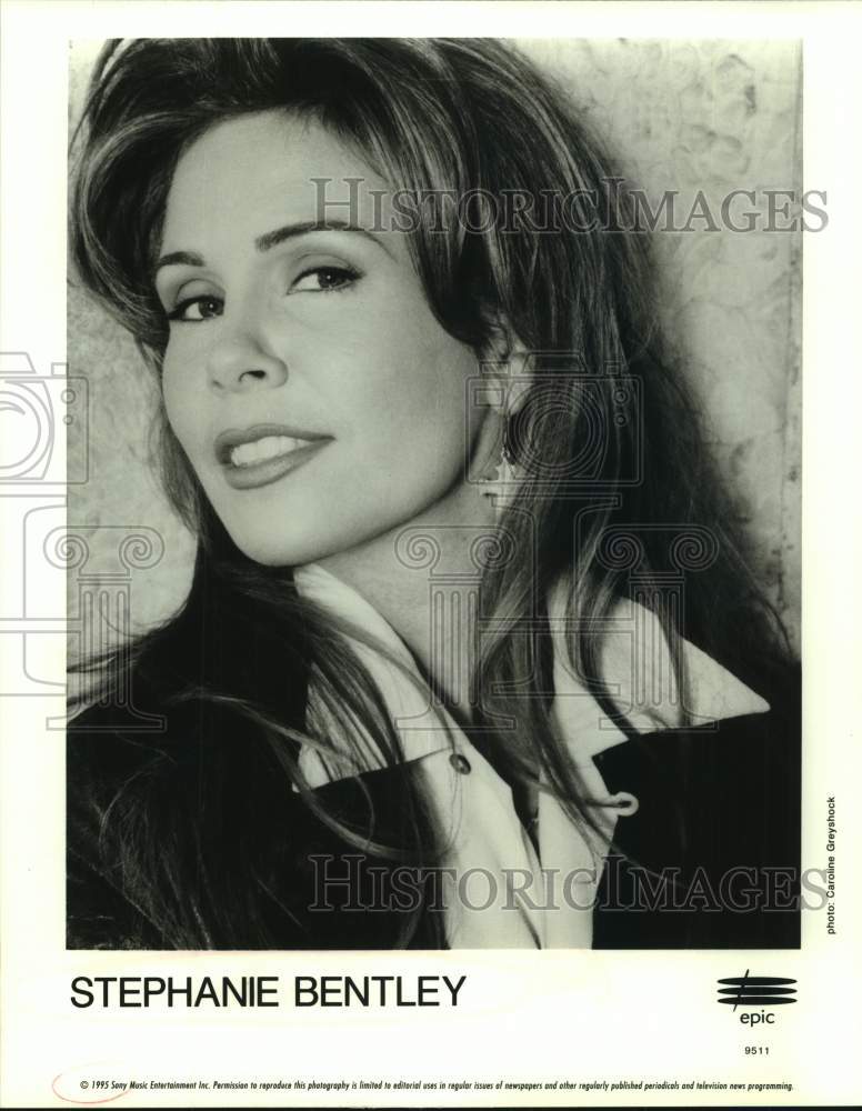 1995 Press Photo American Musical Artist Stephanie Bentley smiles in closeup- Historic Images