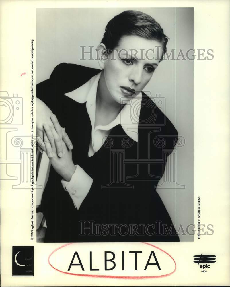 1995 Press Photo Cuban-American Singer Albita in portrait - sap09497- Historic Images