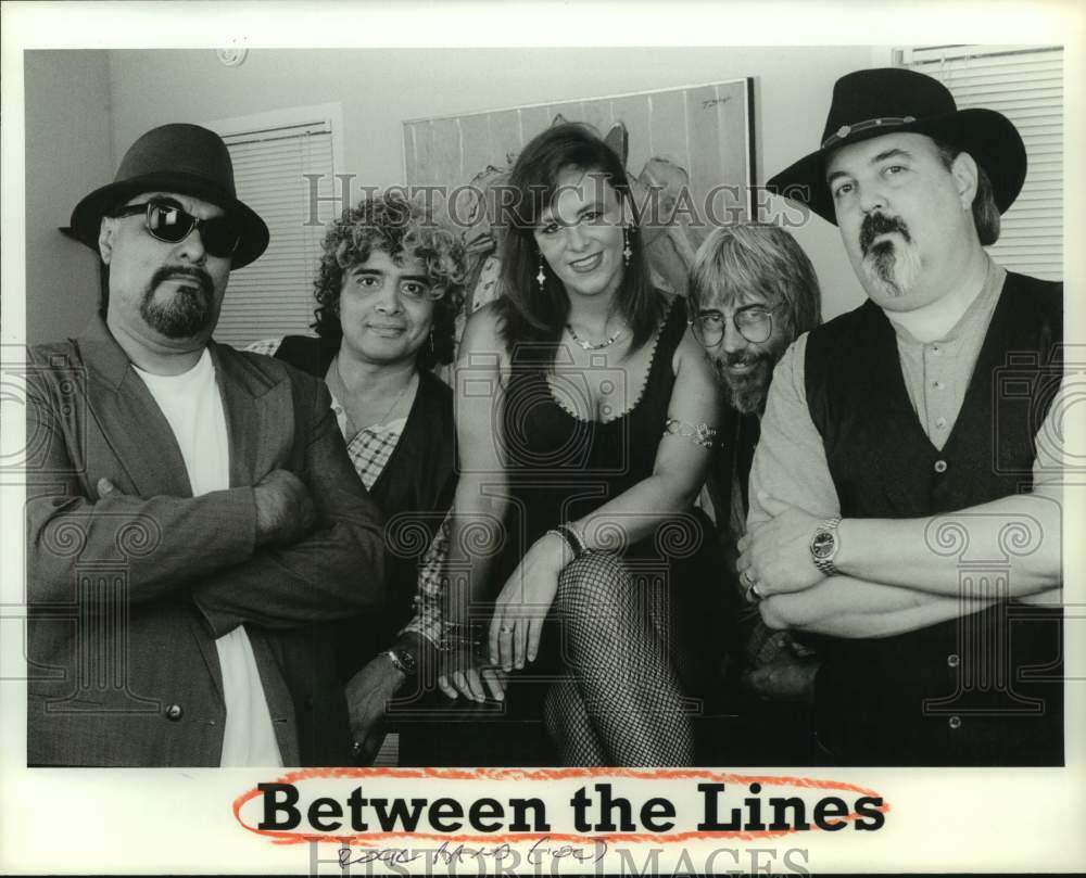 2000 Press Photo Five Members of the rock band Between the Lines, Musicians- Historic Images