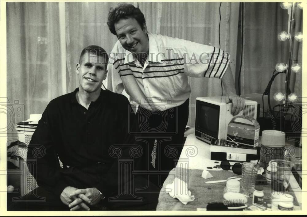 1990 Press Photo Actors Timothy Busfield and Ron Pearlman in "A Few Good Men"- Historic Images