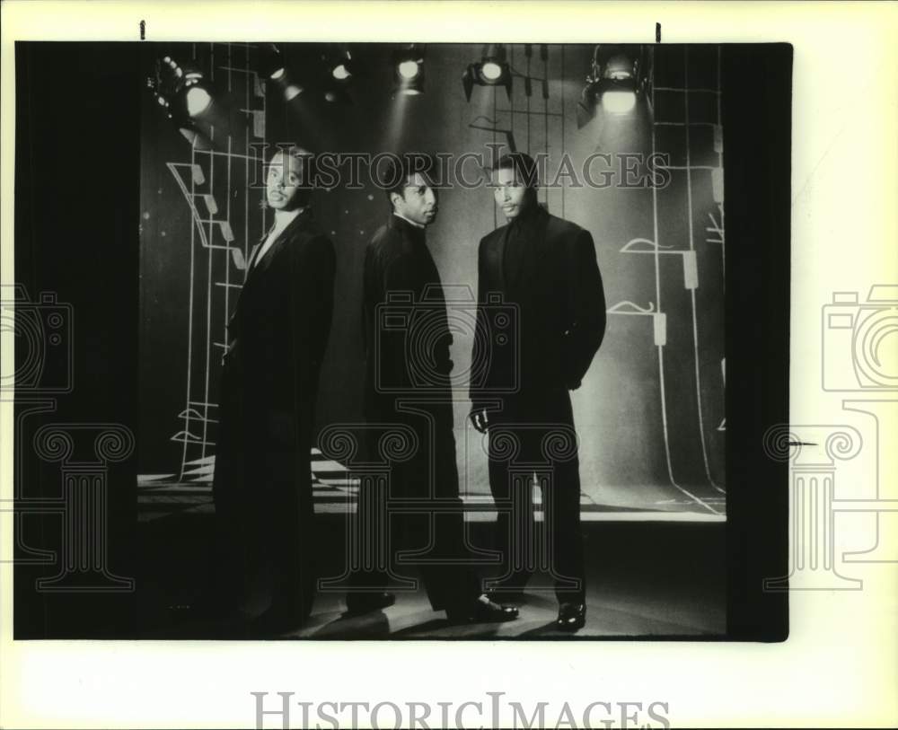 1989 Press Photo Entertainers LA Kris, Three Members in portrait, Musicians- Historic Images