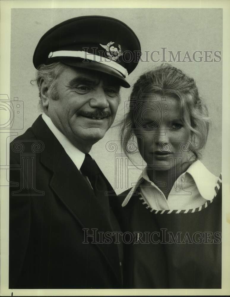 1978 Press Photo Ernest Borgnine and Kim Basinger in The Ghost of Flight 401.- Historic Images