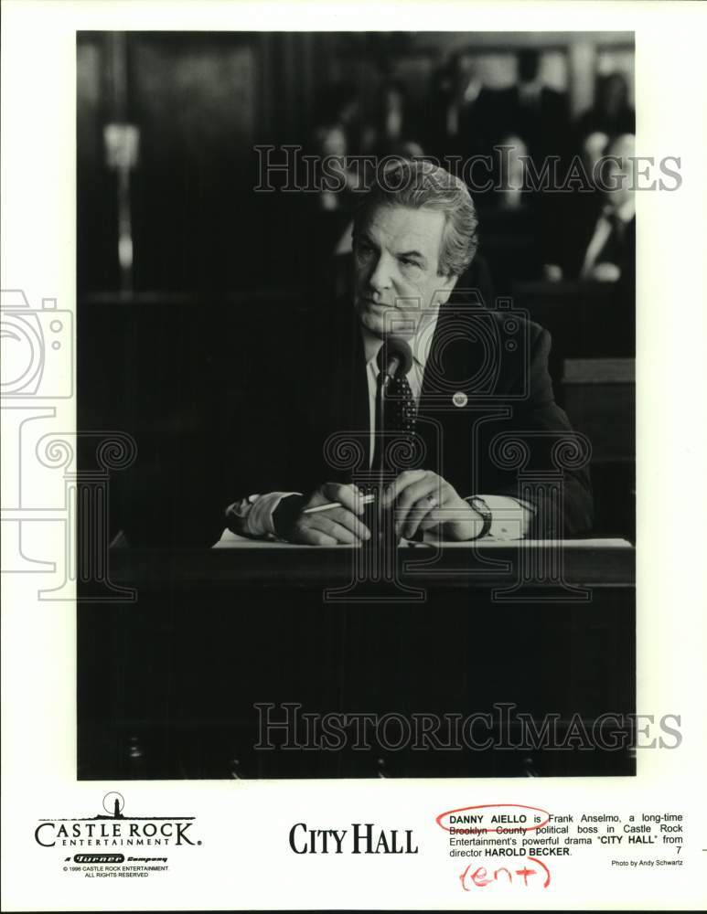1996 Press Photo Actor Danny Aiello is Frank Anselmo in "City Hall" movie scene- Historic Images