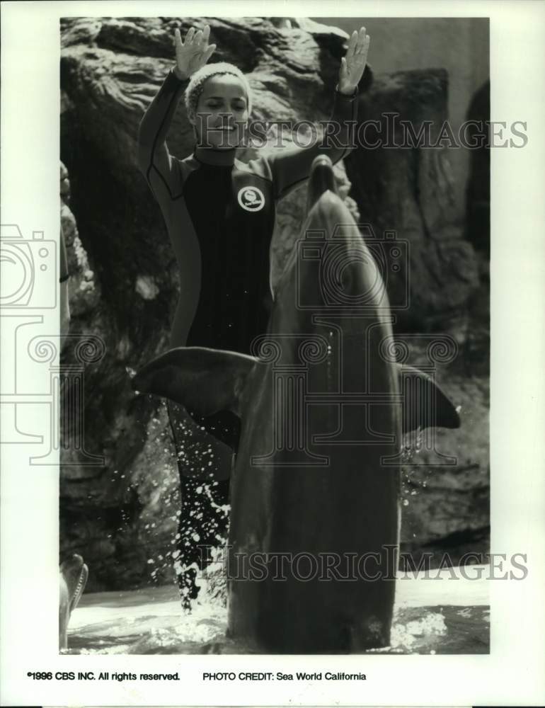 1996 Press Photo Shari Belafonte in Sea World/Busch Gardens Party for the Planet- Historic Images