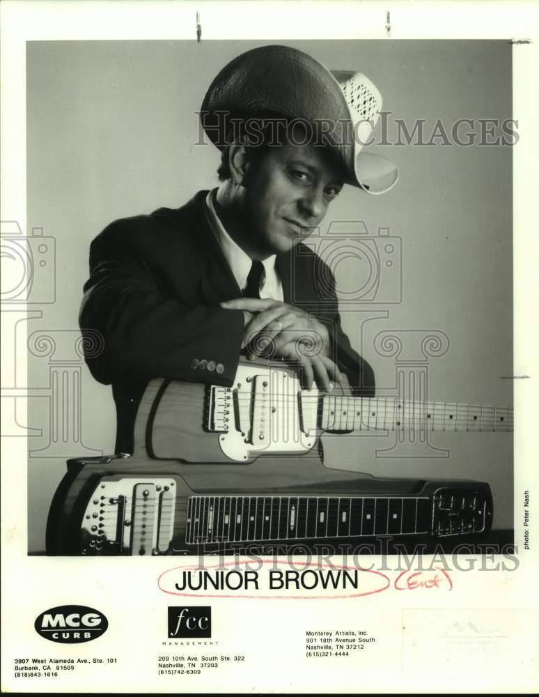 1996 Press Photo Junior brown, Musician, Entertainer in portrait with instrument- Historic Images