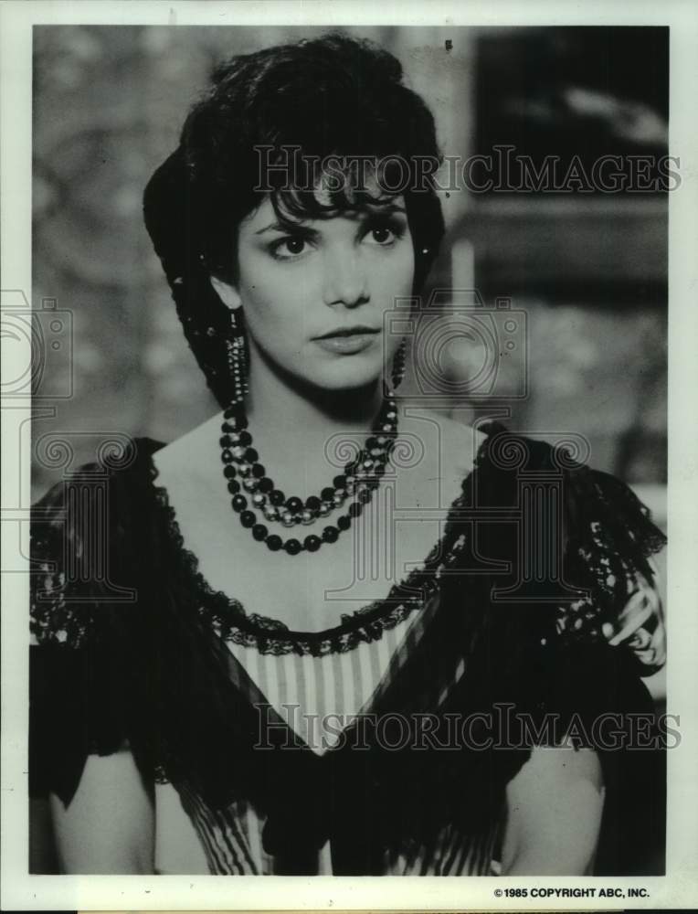 1985 Press Photo Actress Terri Garber in &quot;North and South&quot; on ABC Television- Historic Images