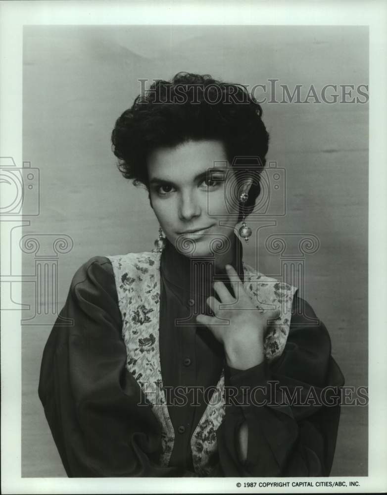 1987 Press Photo Actress Terri Garber in "North and South" on ABC Television- Historic Images