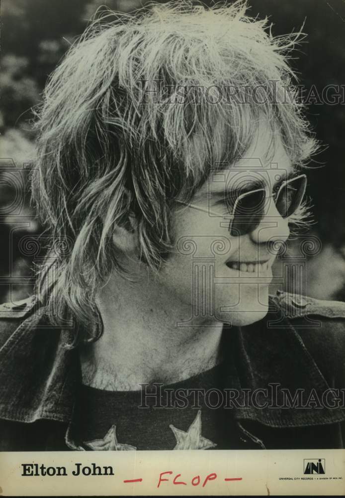 1987 Press Photo Singer Sir Elton smiles in closeup portrait from England- Historic Images