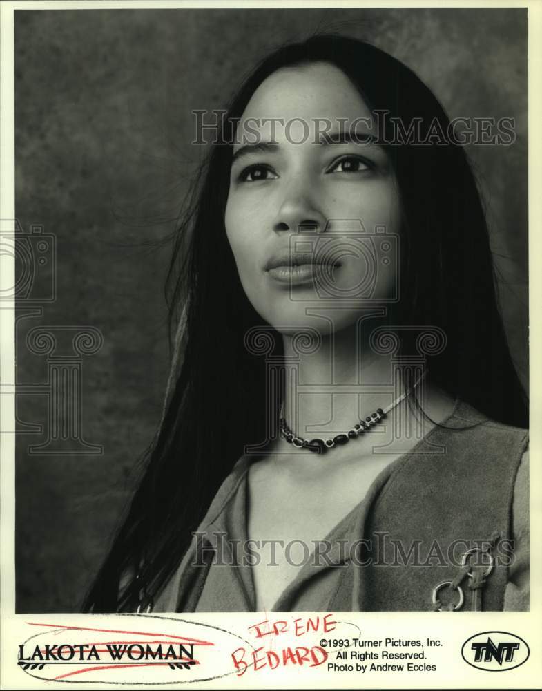 1993 Press Photo Actress Irene Bedard as Lakota Woman on TNT in portrait- Historic Images