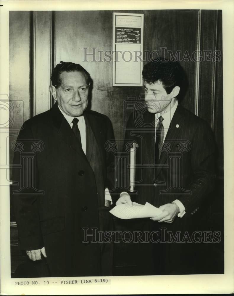 1964 Press Photo Singer Eddie Fisher with Attorney Louis Nezir at divorce court- Historic Images