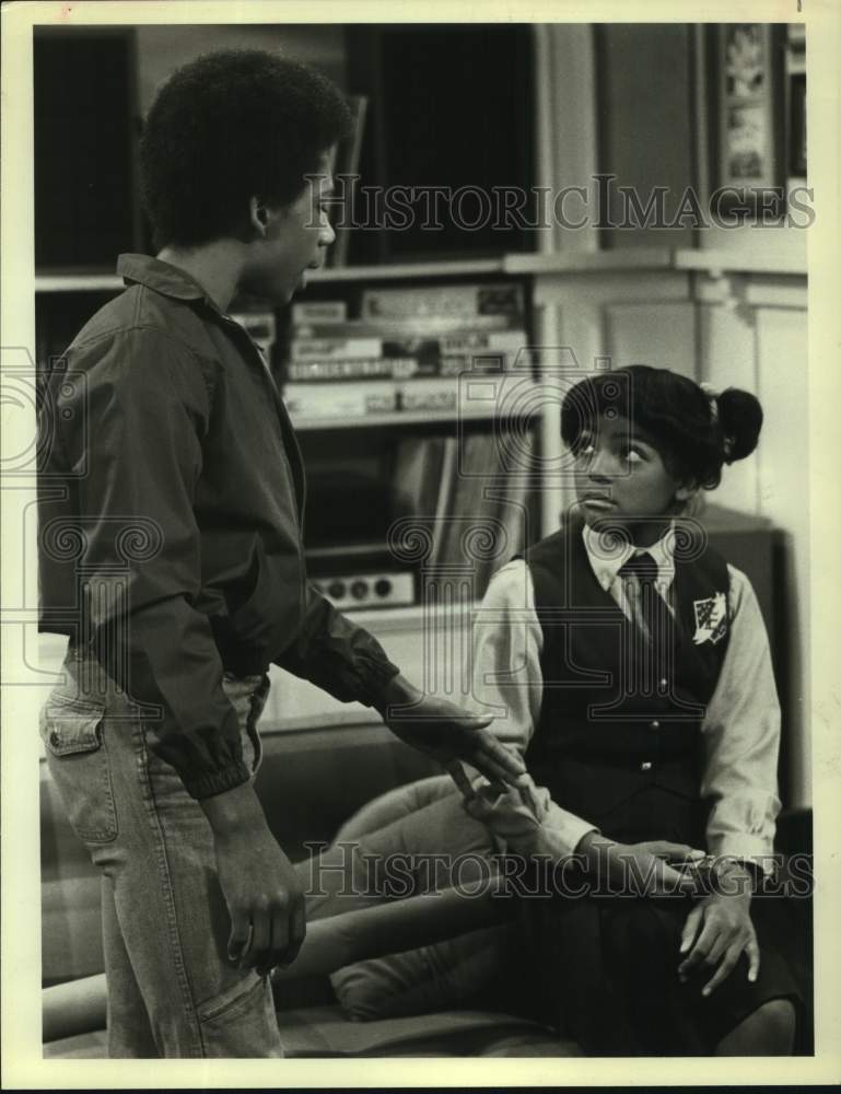 1981 Press Photo Actors Kim Fields, Erik Moses in &quot;The Facts of Life&quot; on NBC-TV- Historic Images