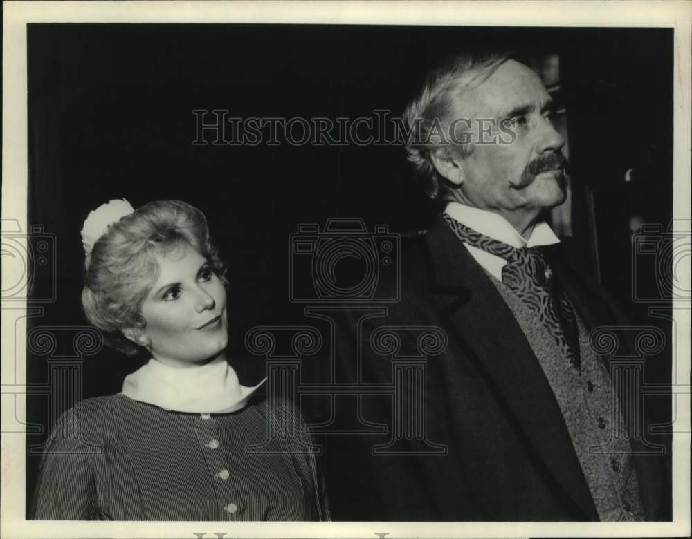 1982 Press PhotoRita Jenrette and Mel Ferrer in scene on "Fantasy Island"- Historic Images