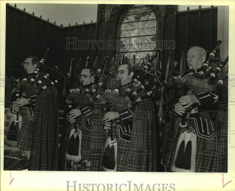 1984 Press Photo Alamo City Highlander Pipe Band, Texas - sap11181- Historic Images