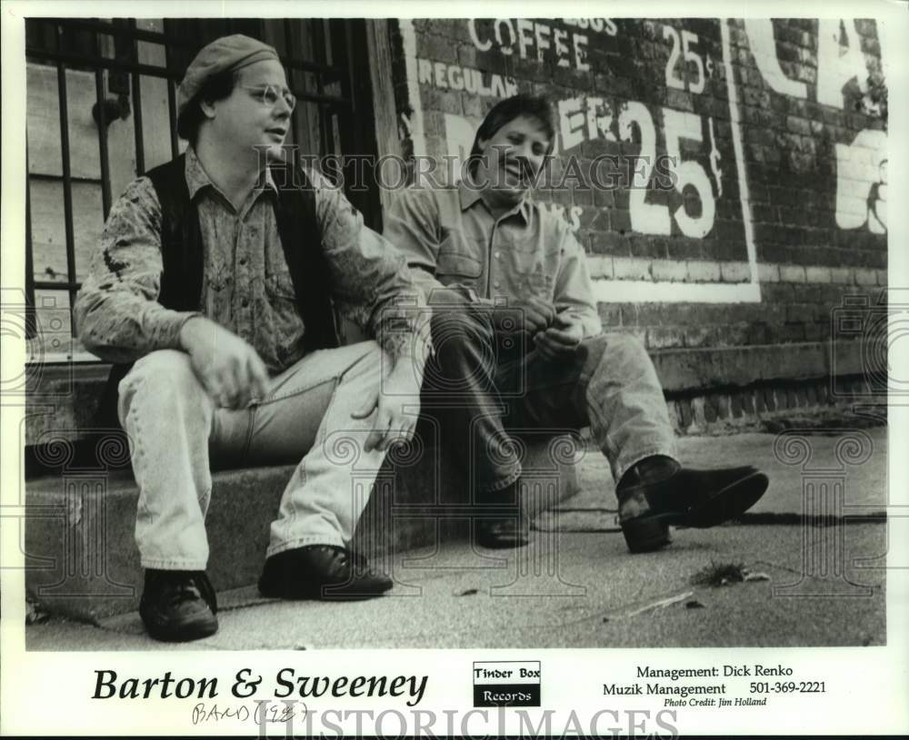 1998 Press Photo Barton & Sweeney, Band Members of Musical Group - sap11446- Historic Images