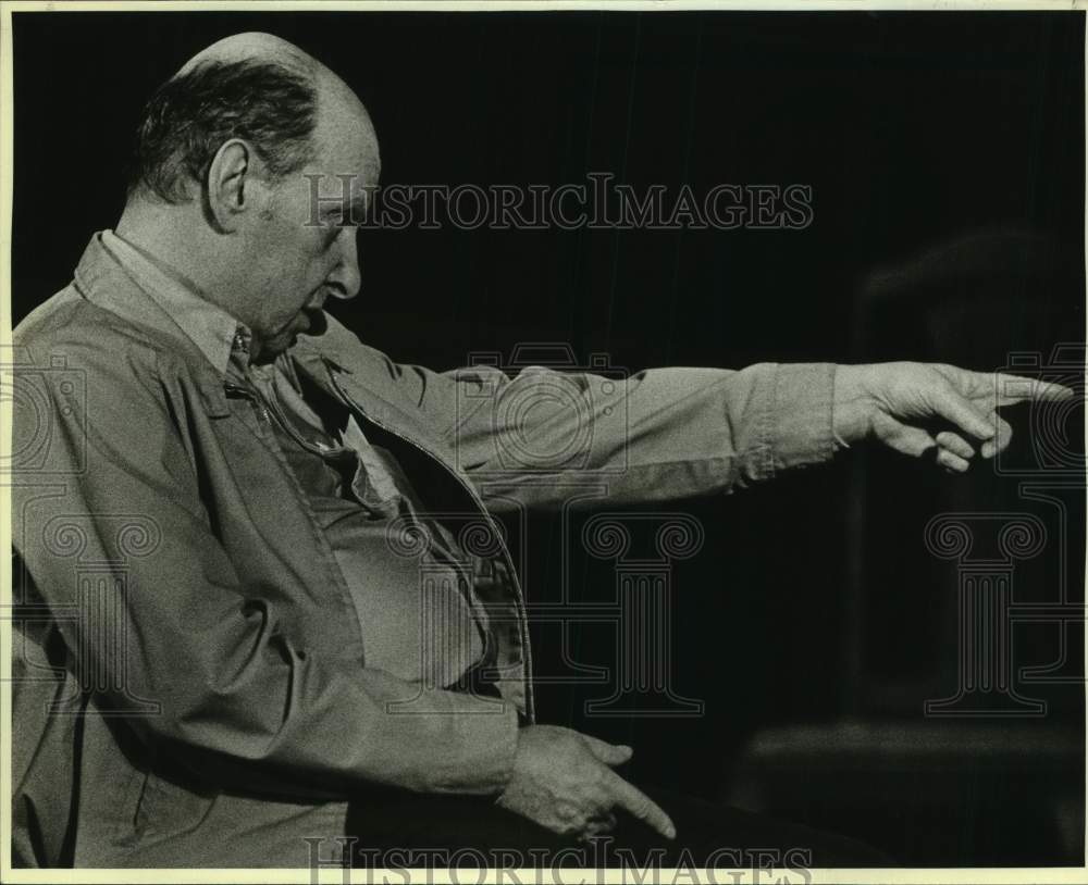 1985 Press Photo Director Boris Goldovsky at Beethoven Hall for Fest Rehearsal- Historic Images