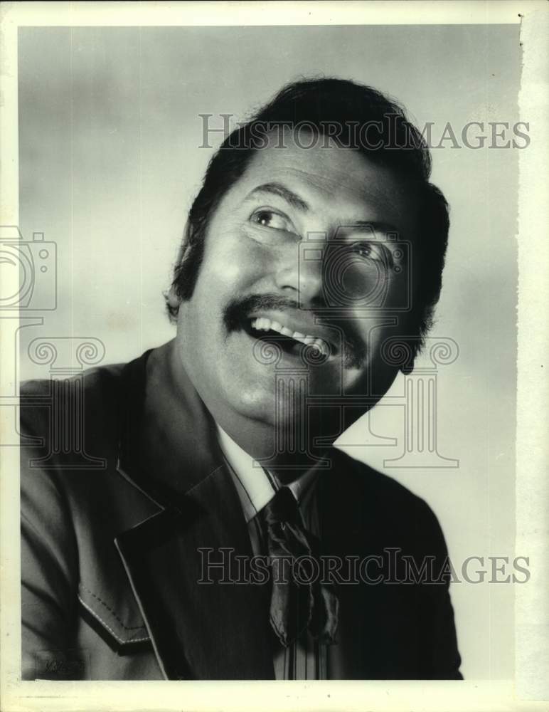 1976 Press Photo Lalo "El Piporro" Gonzalez, Motion Picture, Music Star, Mexico- Historic Images