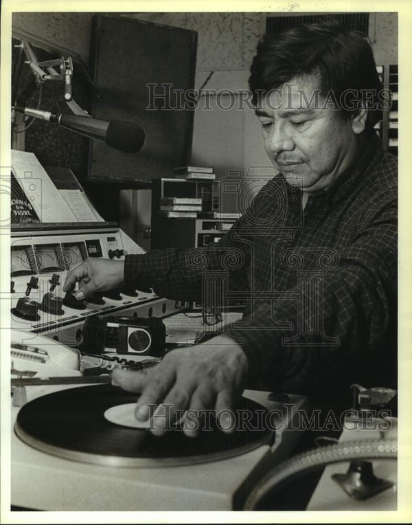 1988 Press Photo Emilio Gonzales at KFHM Radio Station - sap11989 ...